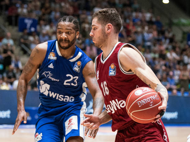 篮球新闻与 篮球新闻与