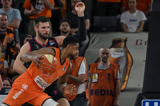 2胜利愈发 2胜利愈发